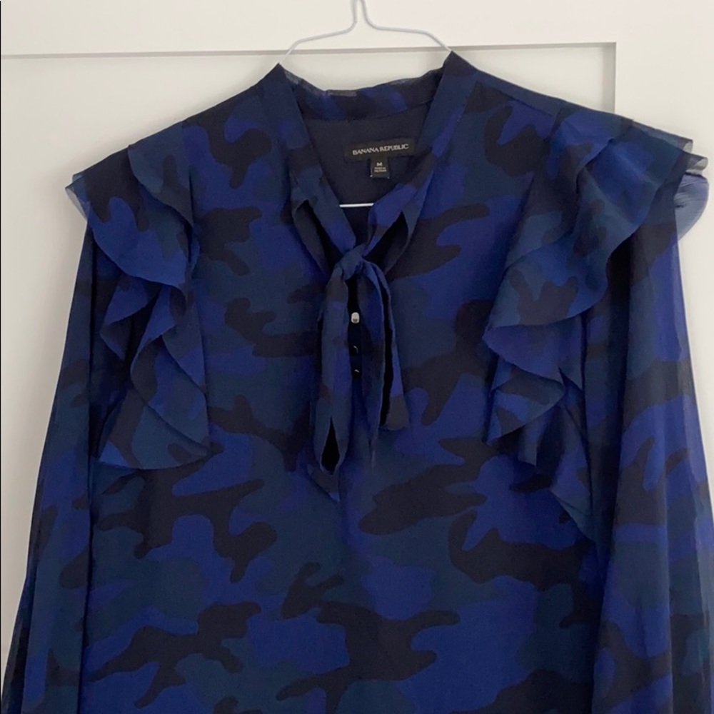Banana Republic navy blue camouflage print blouse